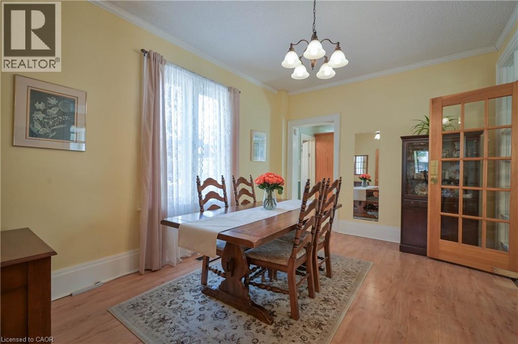 












25 AHRENS Street W

,
Kitchener,




Ontario
N2H4B6


