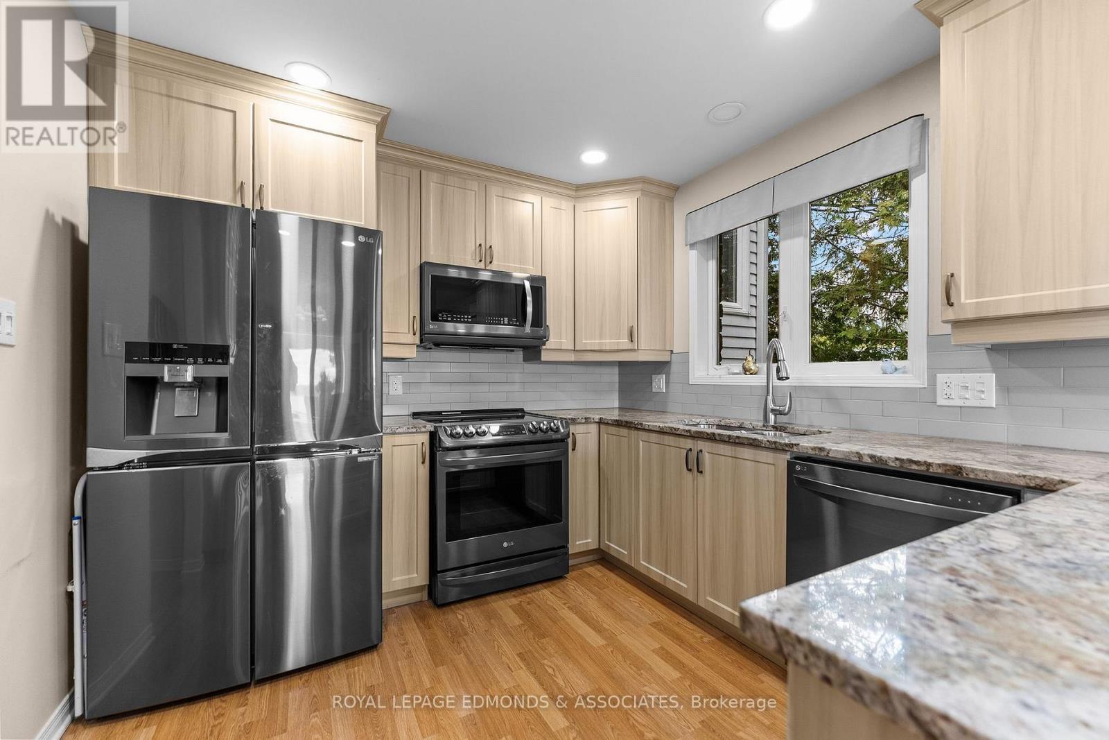 












907 CEDAR LANE

,
Pembroke,




Ontario
K8A2G6

