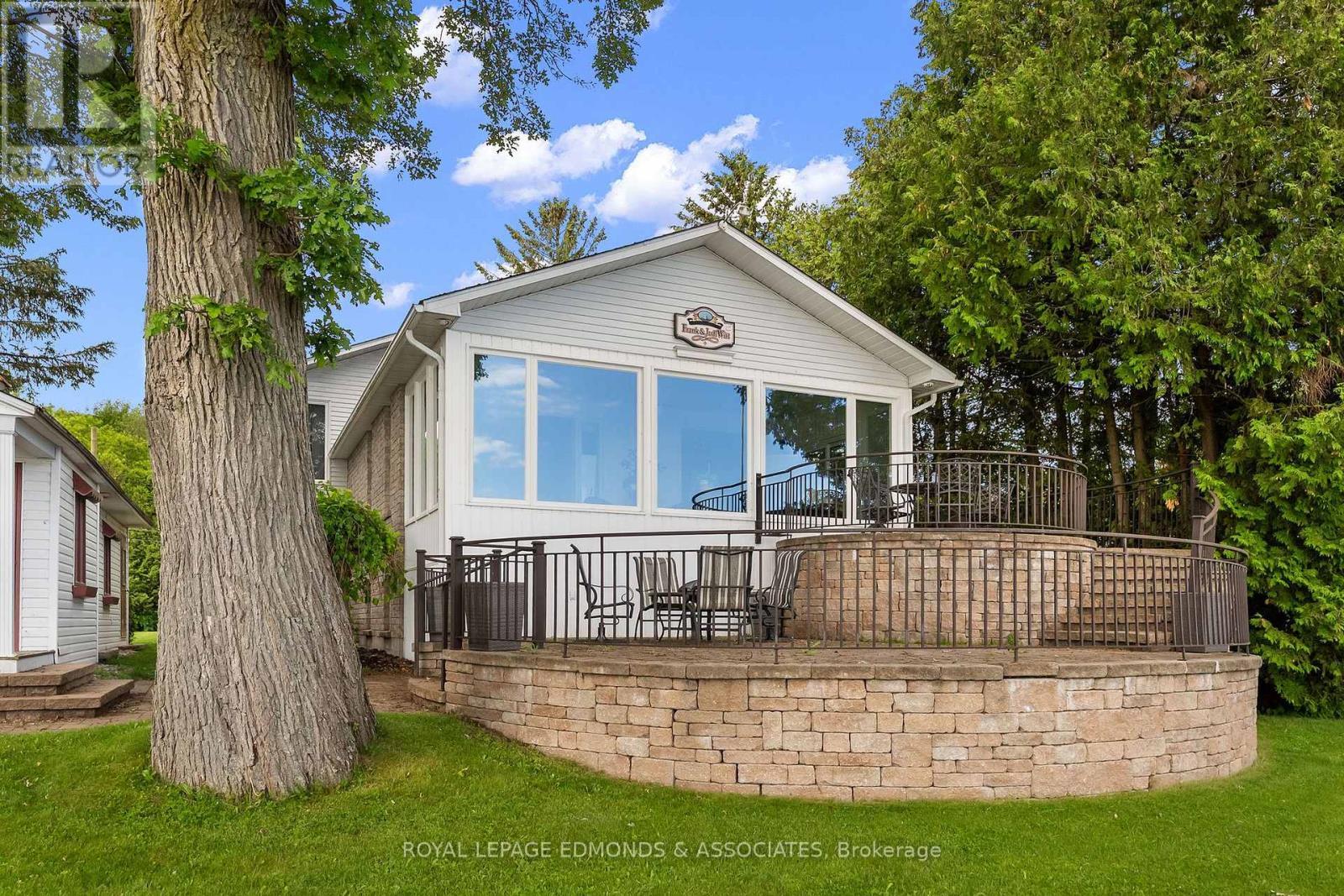 












907 CEDAR LANE

,
Pembroke,




Ontario
K8A2G6

