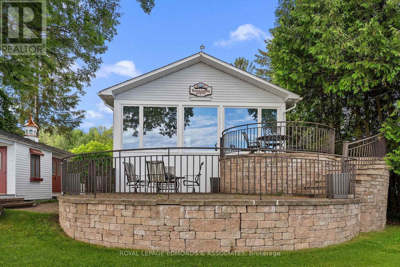 












907 CEDAR LANE

,
Pembroke,




Ontario
K8A2G6

