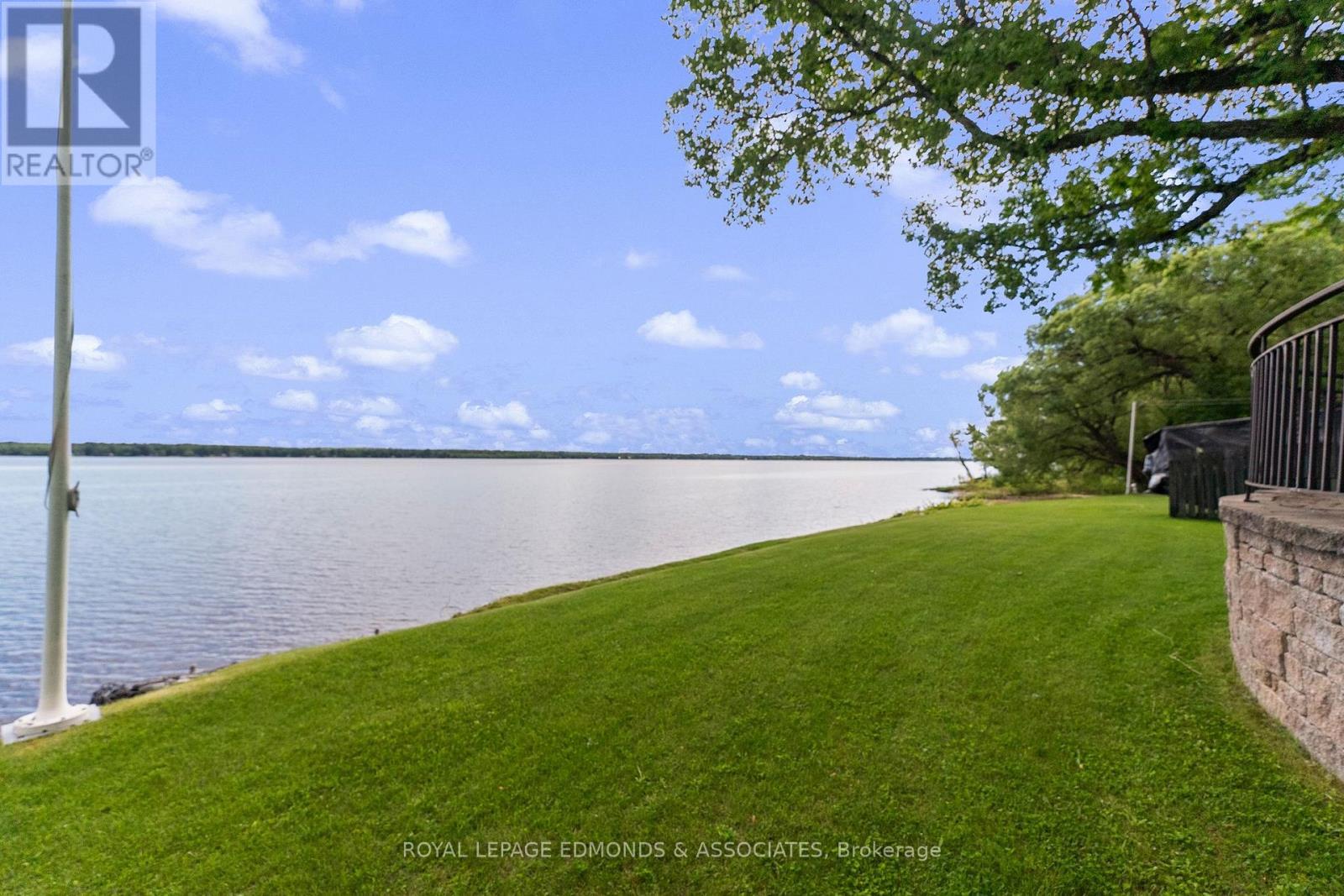 












907 CEDAR LANE

,
Pembroke,




Ontario
K8A2G6

