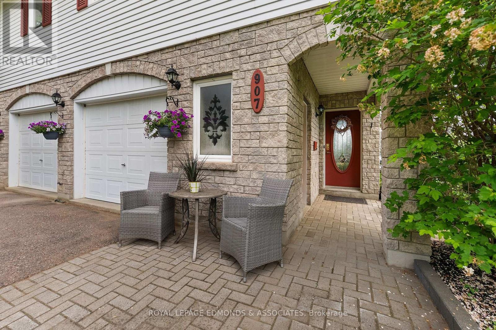 












907 CEDAR LANE

,
Pembroke,




Ontario
K8A2G6

