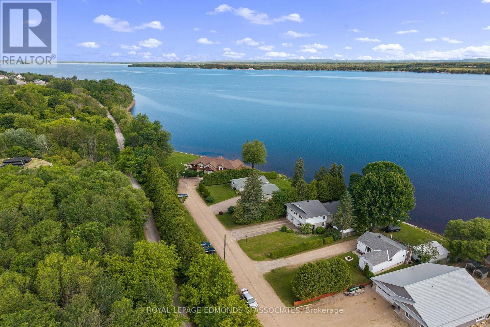 












907 CEDAR LANE

,
Pembroke,




Ontario
K8A2G6

