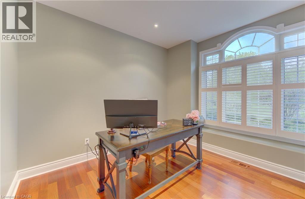 












118 OLD MILL Road

,
Cambridge,




Ontario
N3H4R8

