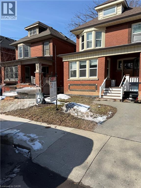 












38 NORTH OVAL Drive Unit# lower

,
Hamilton,




Ontario
L8S3Y6

