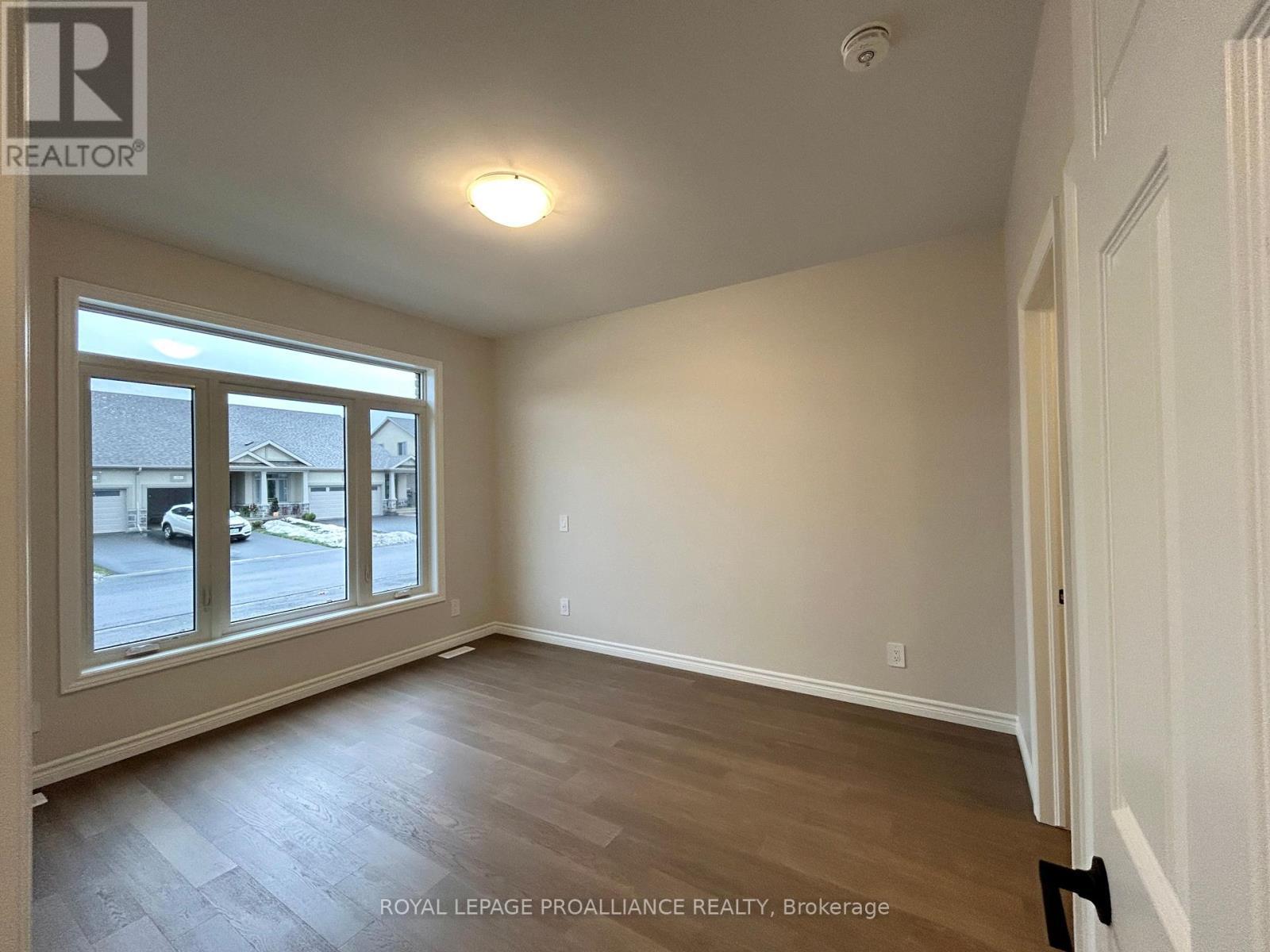 












83 ATHABASKA DRIVE

,
Belleville (Thurlow Ward),




Ontario
K8N0T1

