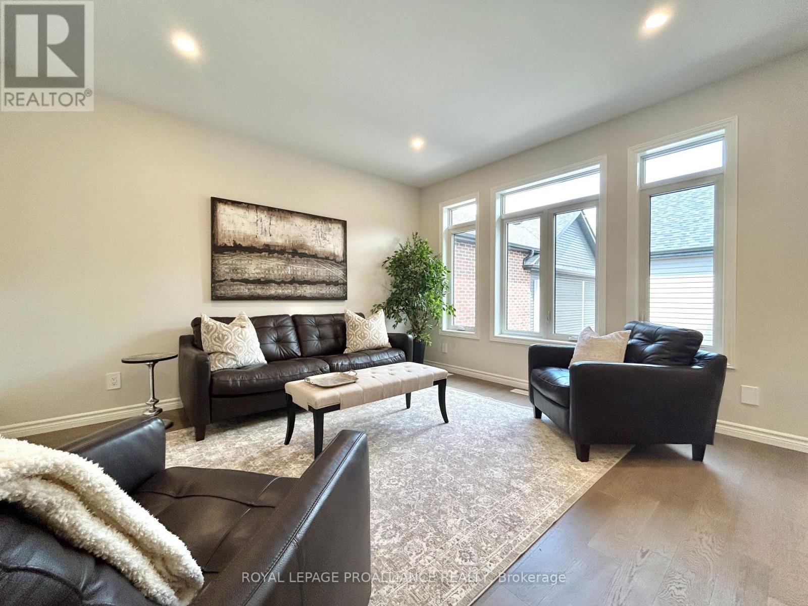 












83 ATHABASKA DRIVE

,
Belleville (Thurlow Ward),




Ontario
K8N0T1

