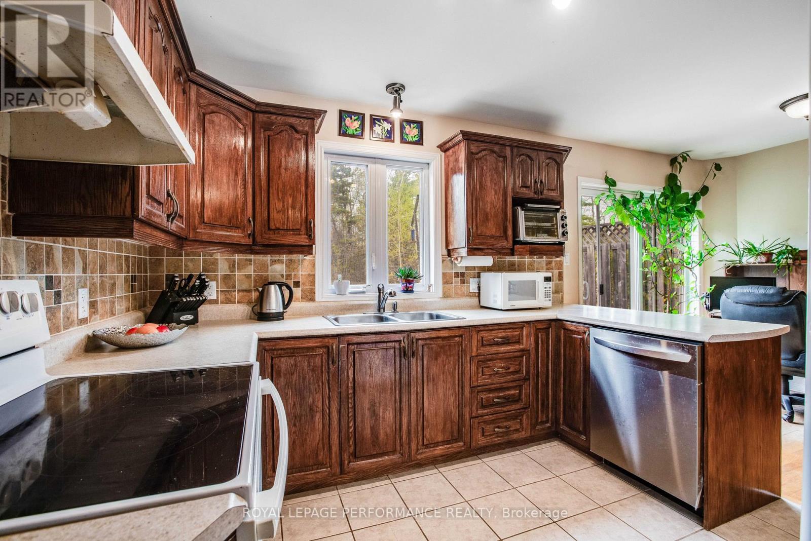 












531 DU BERCAIL ROAD

,
Champlain,




Ontario
K0B1K0

