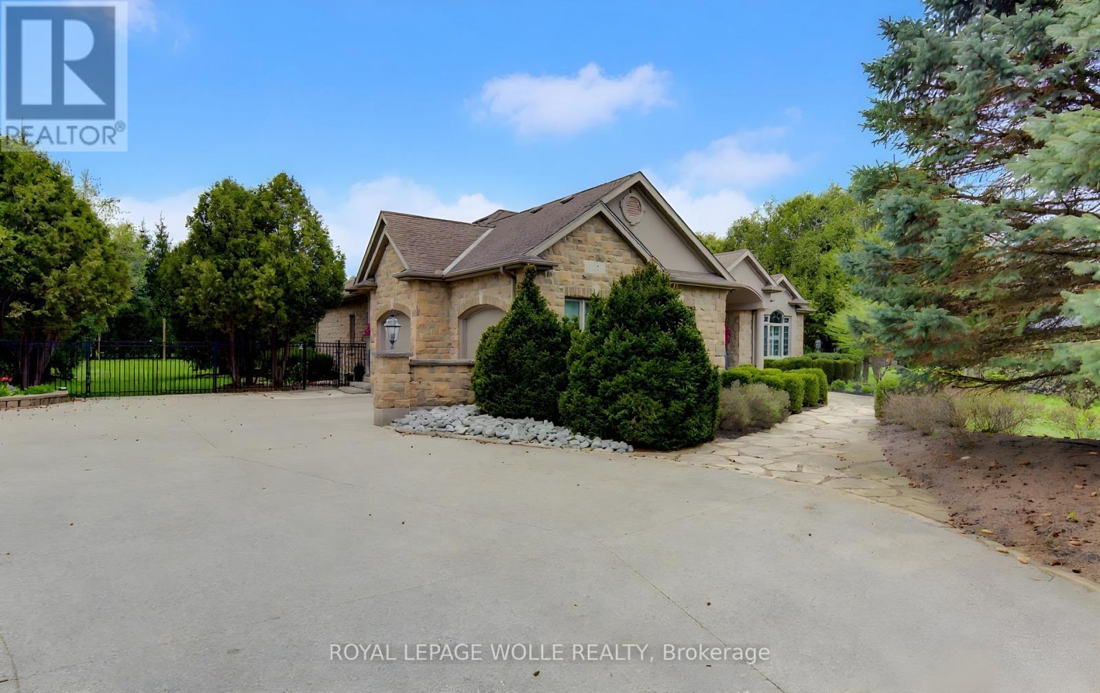 












118 OLD MILL ROAD

,
Cambridge,




Ontario
N3H4R8

