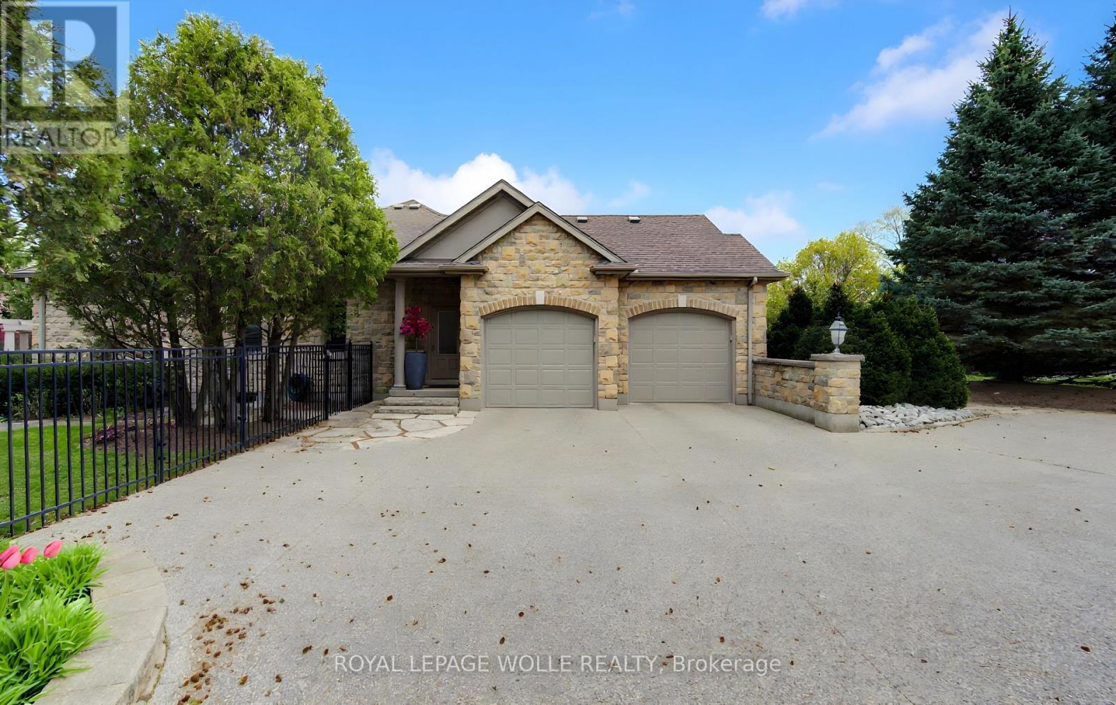 












118 OLD MILL ROAD

,
Cambridge,




Ontario
N3H4R8

