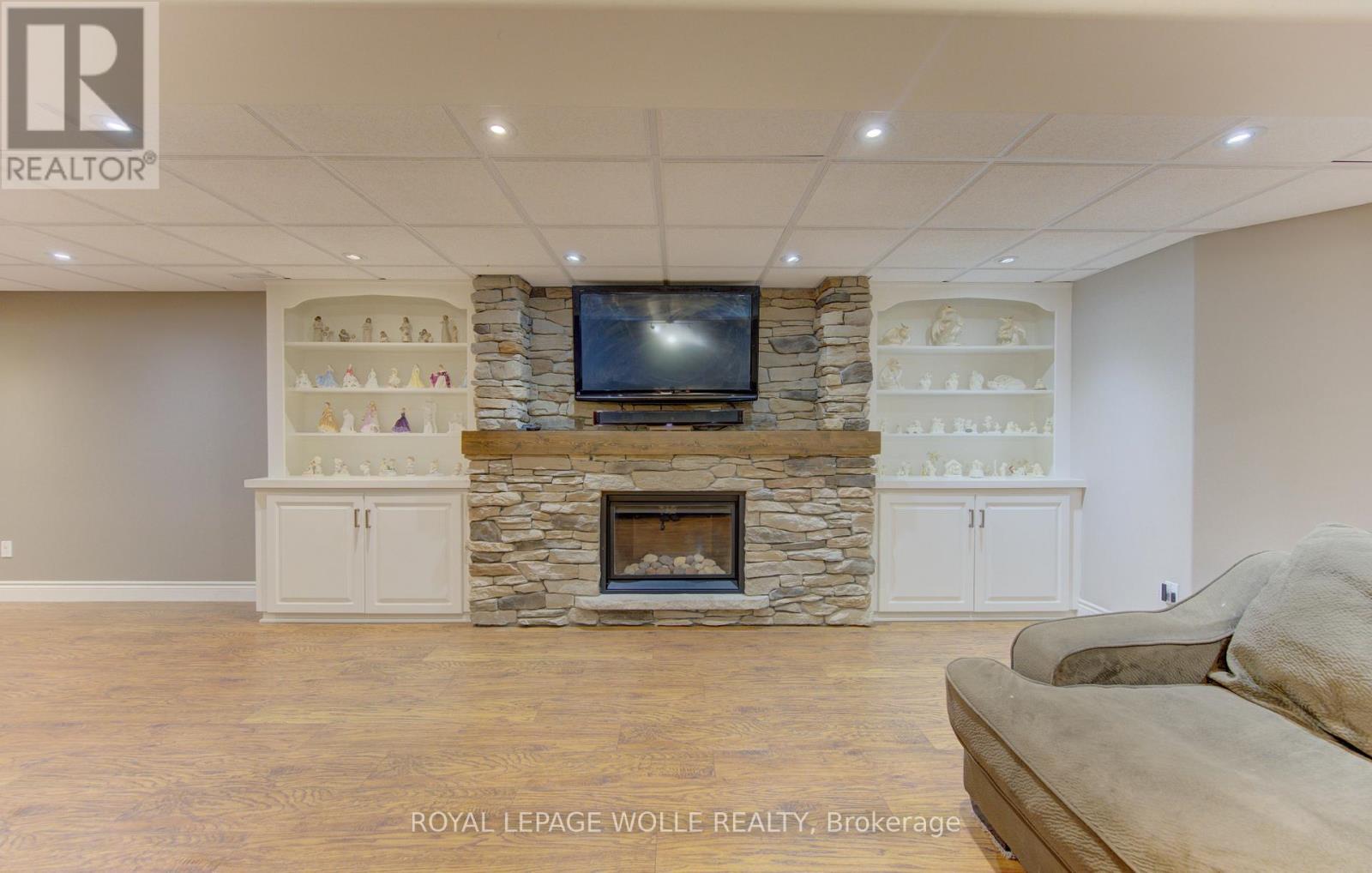 












118 OLD MILL ROAD

,
Cambridge,




Ontario
N3H4R8

