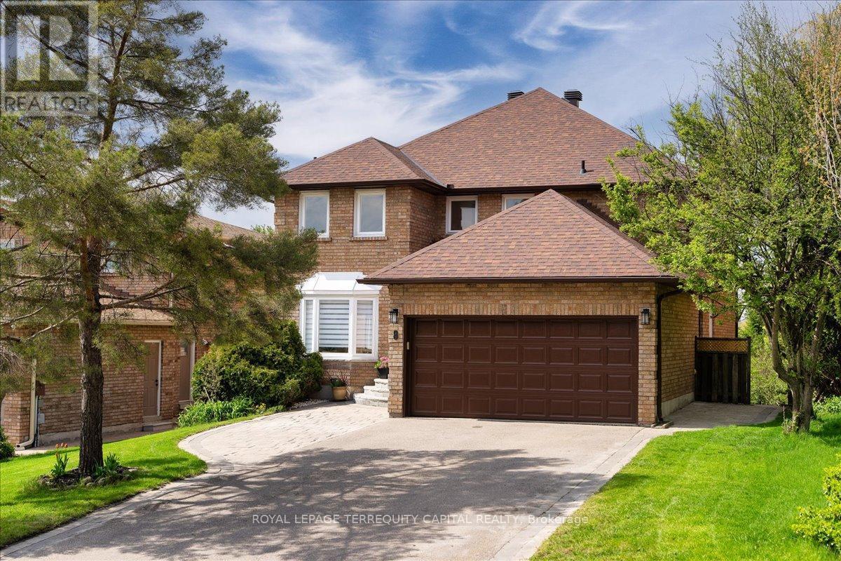 












8 MARCHWOOD CRESCENT

,
Richmond Hill,




Ontario
L4C8M8

