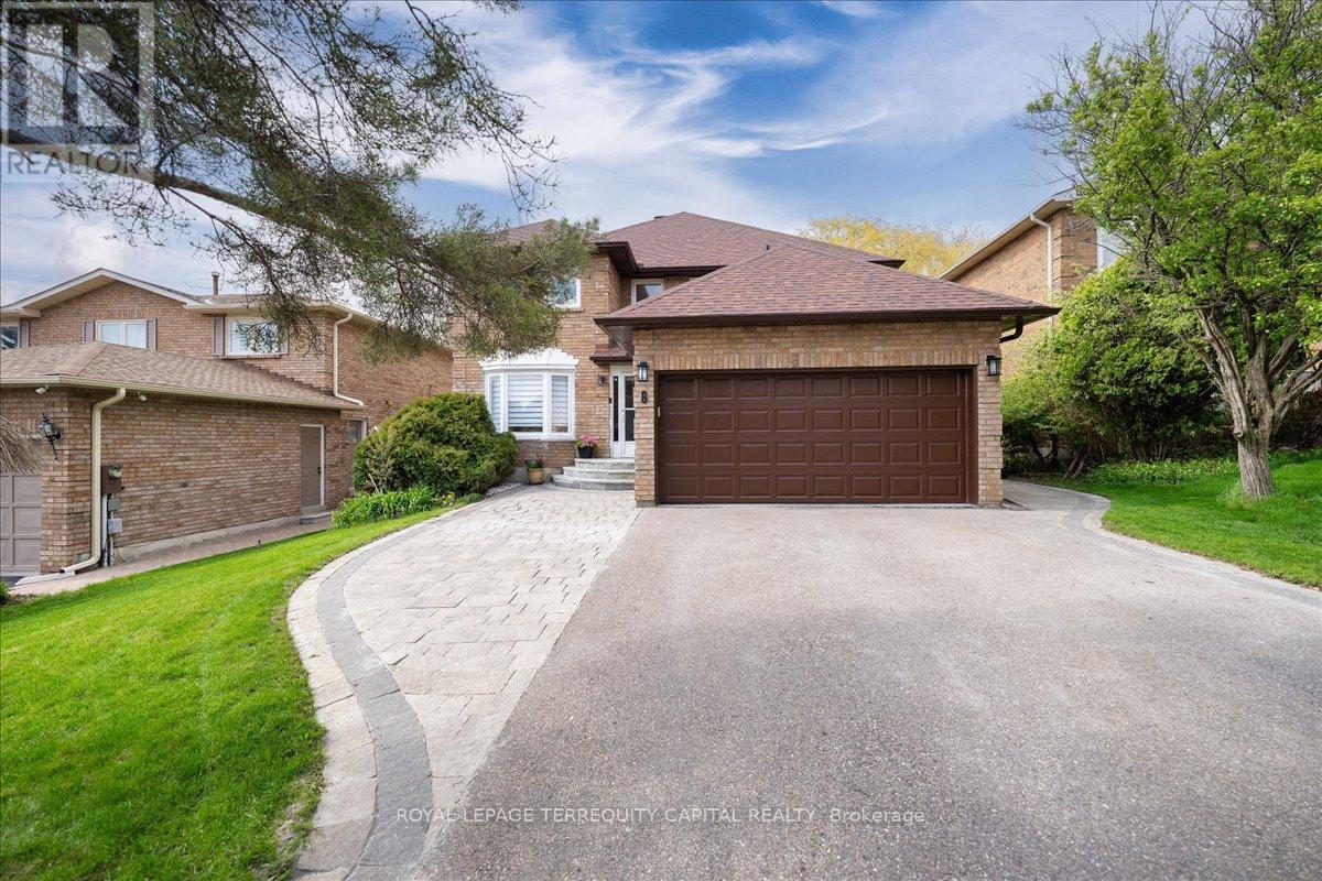 












8 MARCHWOOD CRESCENT

,
Richmond Hill,




Ontario
L4C8M8

