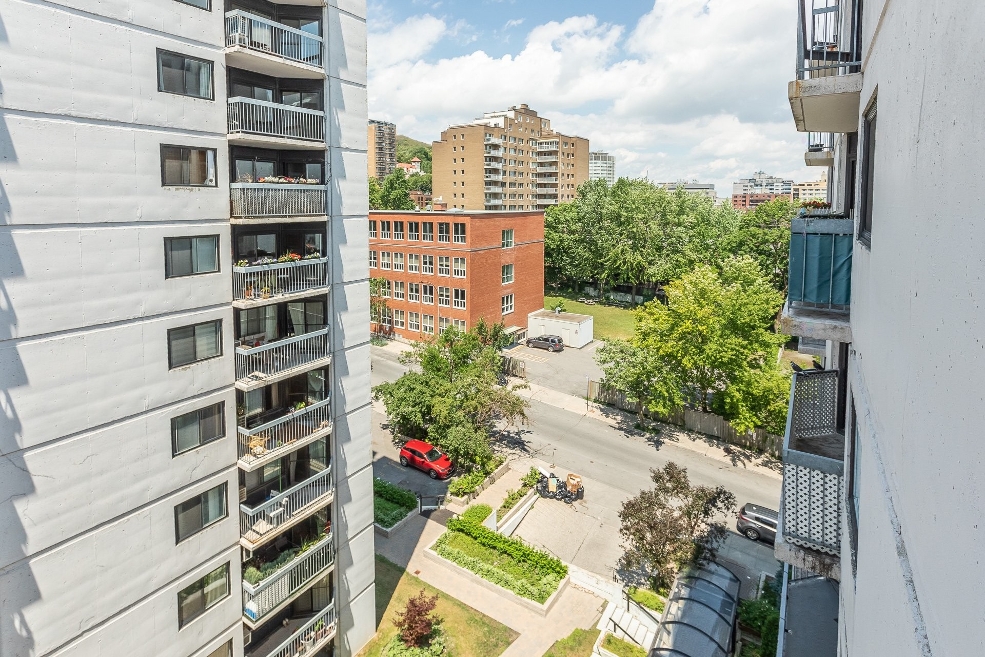 









3470


Rue Simpson

, 806,
Montréal (Ville-Marie),




QC
H3G2J5

