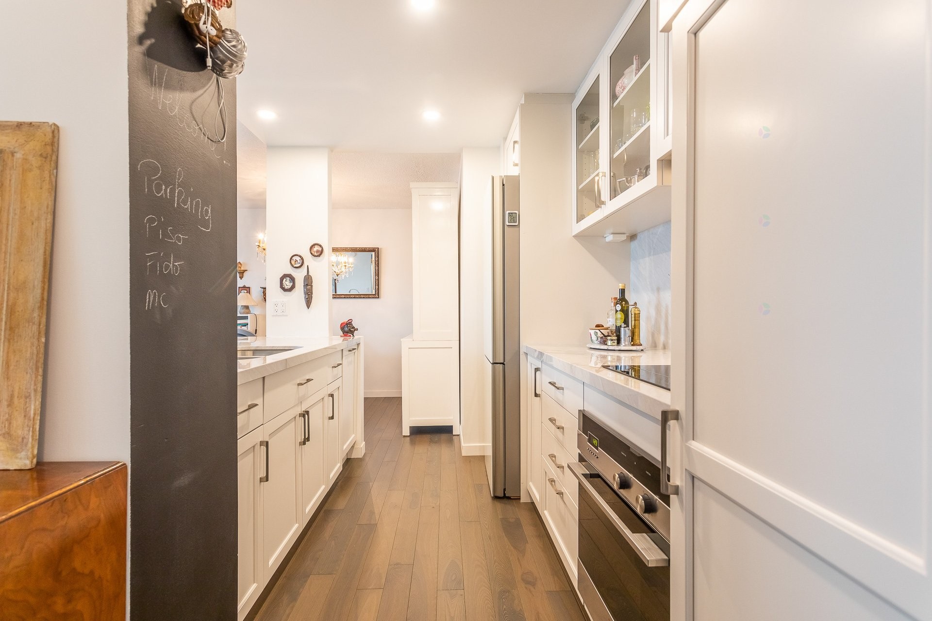 









3470


Rue Simpson

, 806,
Montréal (Ville-Marie),




QC
H3G2J5

