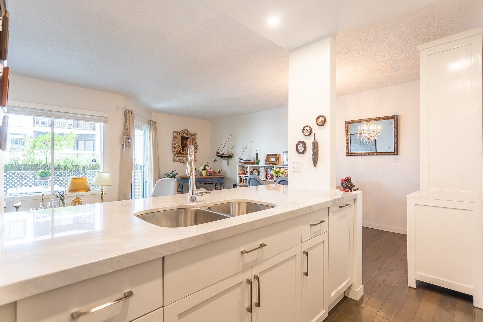 









3470


Rue Simpson

, 806,
Montréal (Ville-Marie),




QC
H3G2J5

