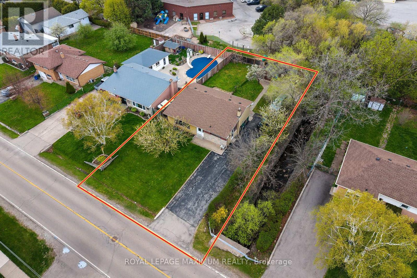 












565 PINEGROVE ROAD

,
Oakville,




Ontario
L6K2C5

