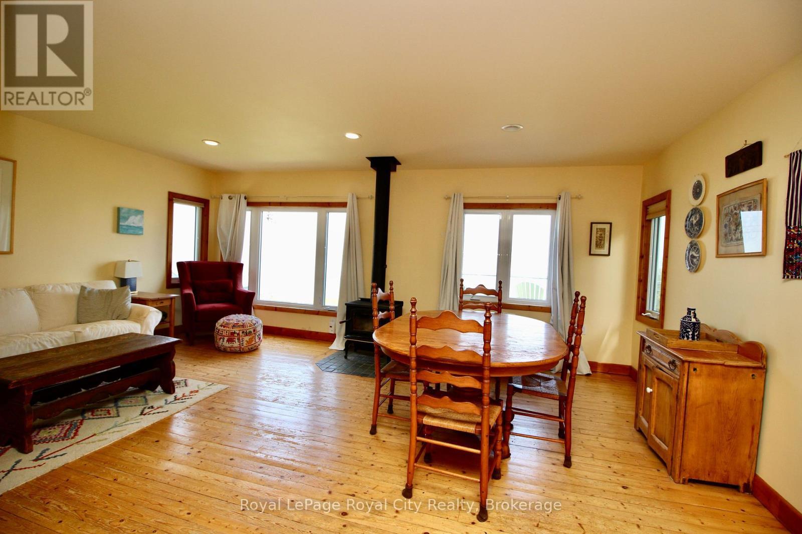 












14 DOCK LANE

,
Northern Bruce Peninsula,




Ontario
N0H1Z0

