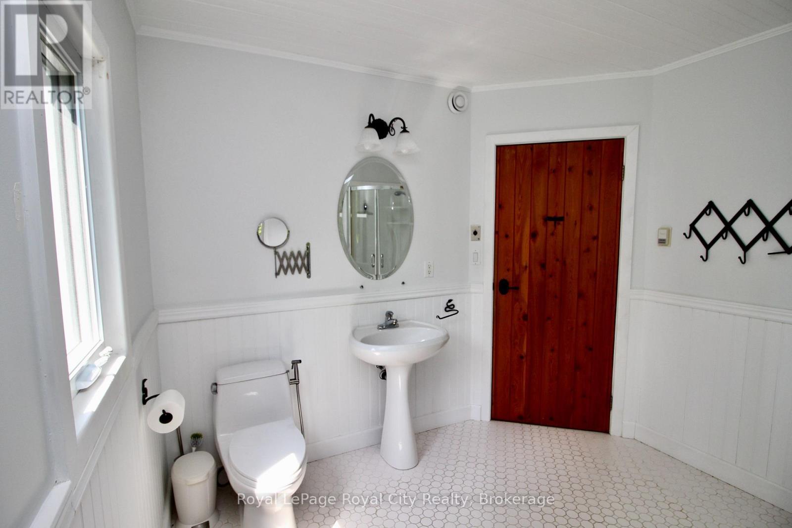 












14 DOCK LANE

,
Northern Bruce Peninsula,




Ontario
N0H1Z0

