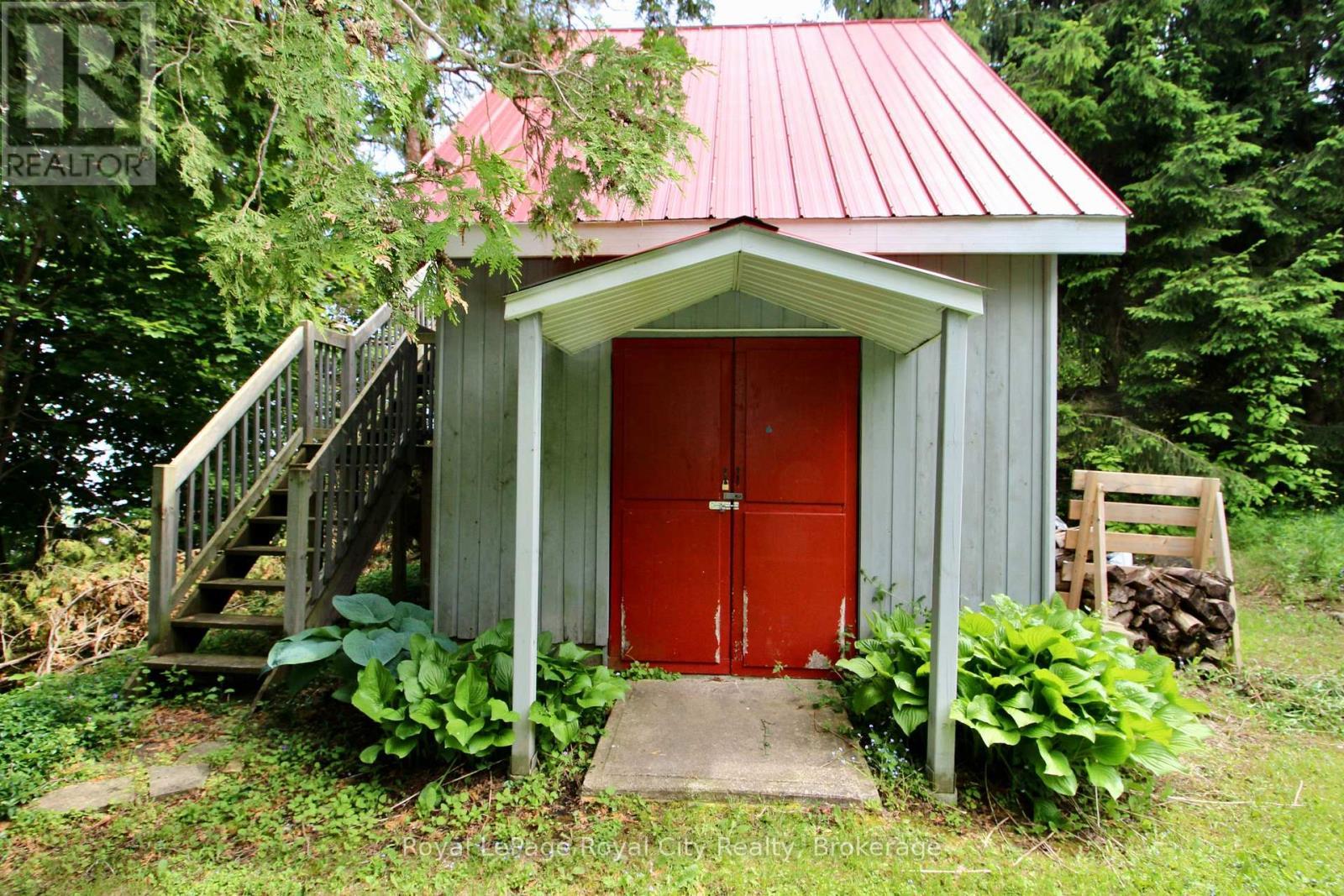 












14 DOCK LANE

,
Northern Bruce Peninsula,




Ontario
N0H1Z0

