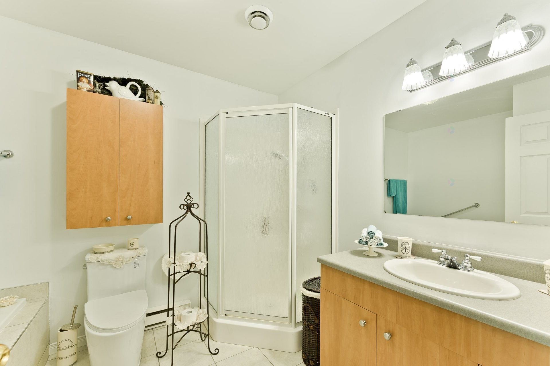 









1060


Rue Hélène-Boullé

,
Sherbrooke (Brompton/Rock Forest/Saint-Élie/Deauville),




QC
J1J2M7

