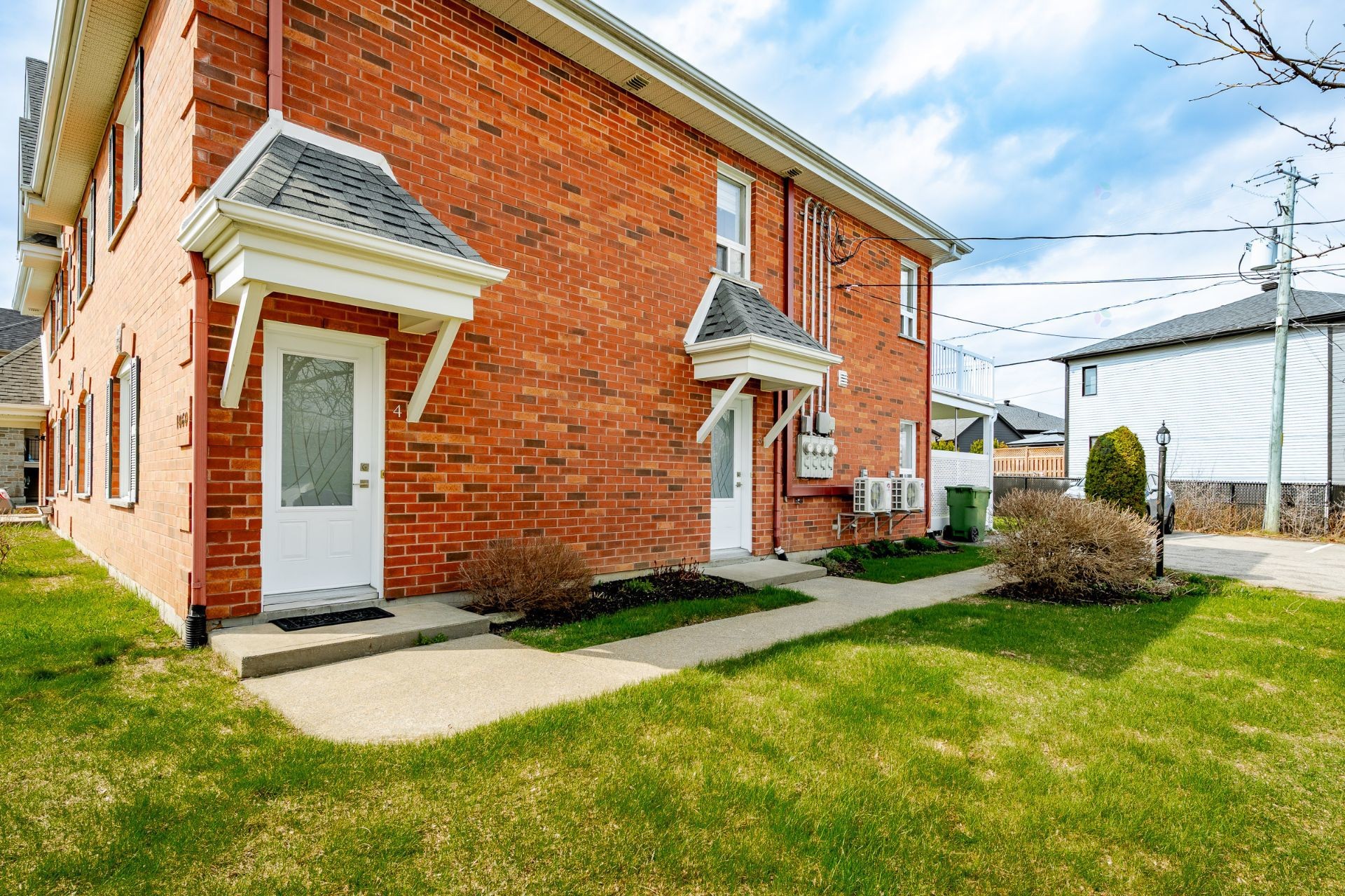 









1060


Rue Hélène-Boullé

,
Sherbrooke (Brompton/Rock Forest/Saint-Élie/Deauville),




QC
J1J2M7

