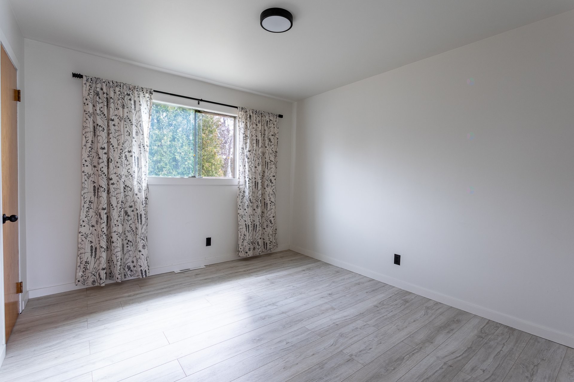 









821


18e Rue

,
Shawinigan,




QC
G9T3S1

