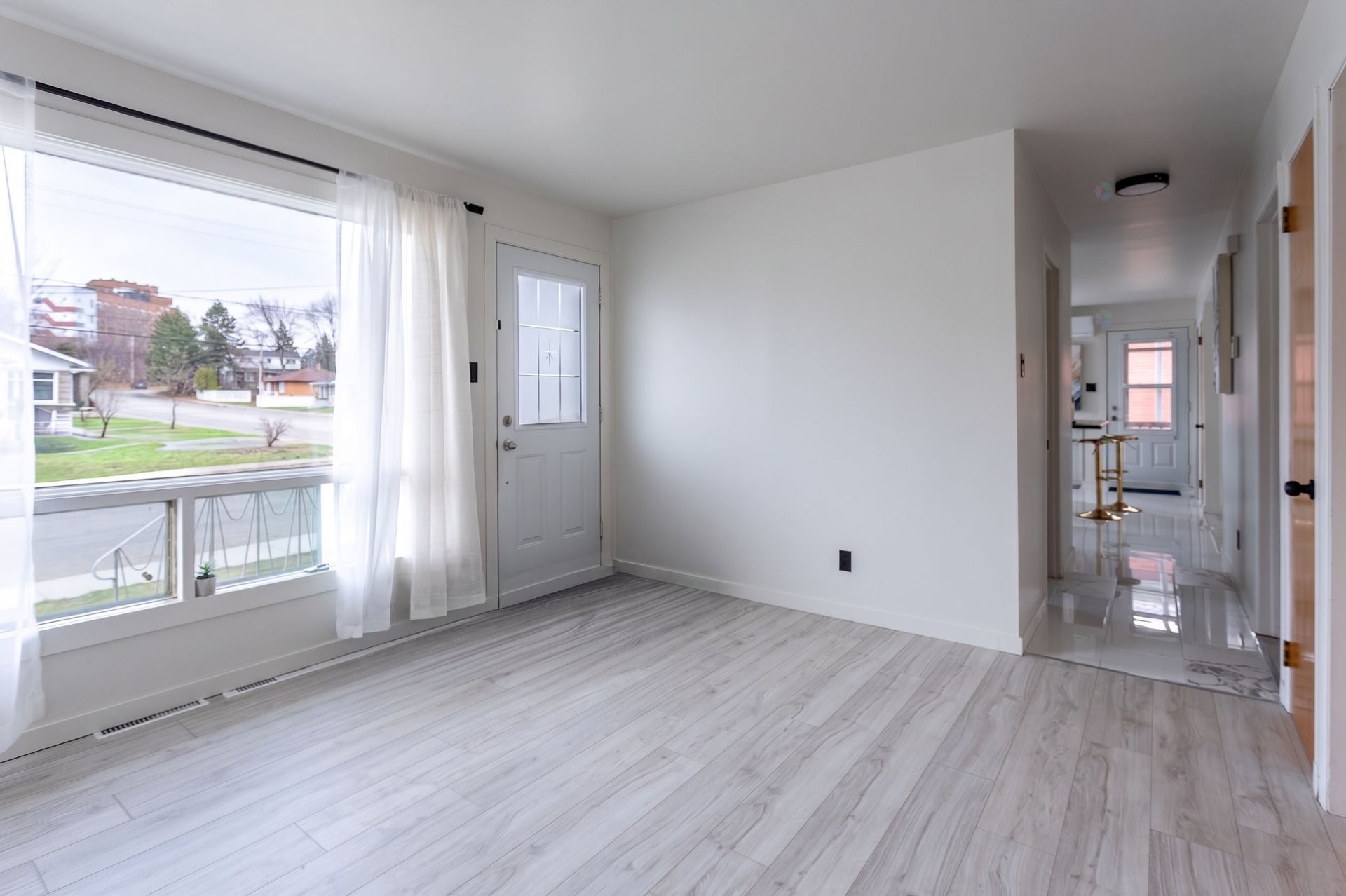 









821


18e Rue

,
Shawinigan,




QC
G9T3S1

