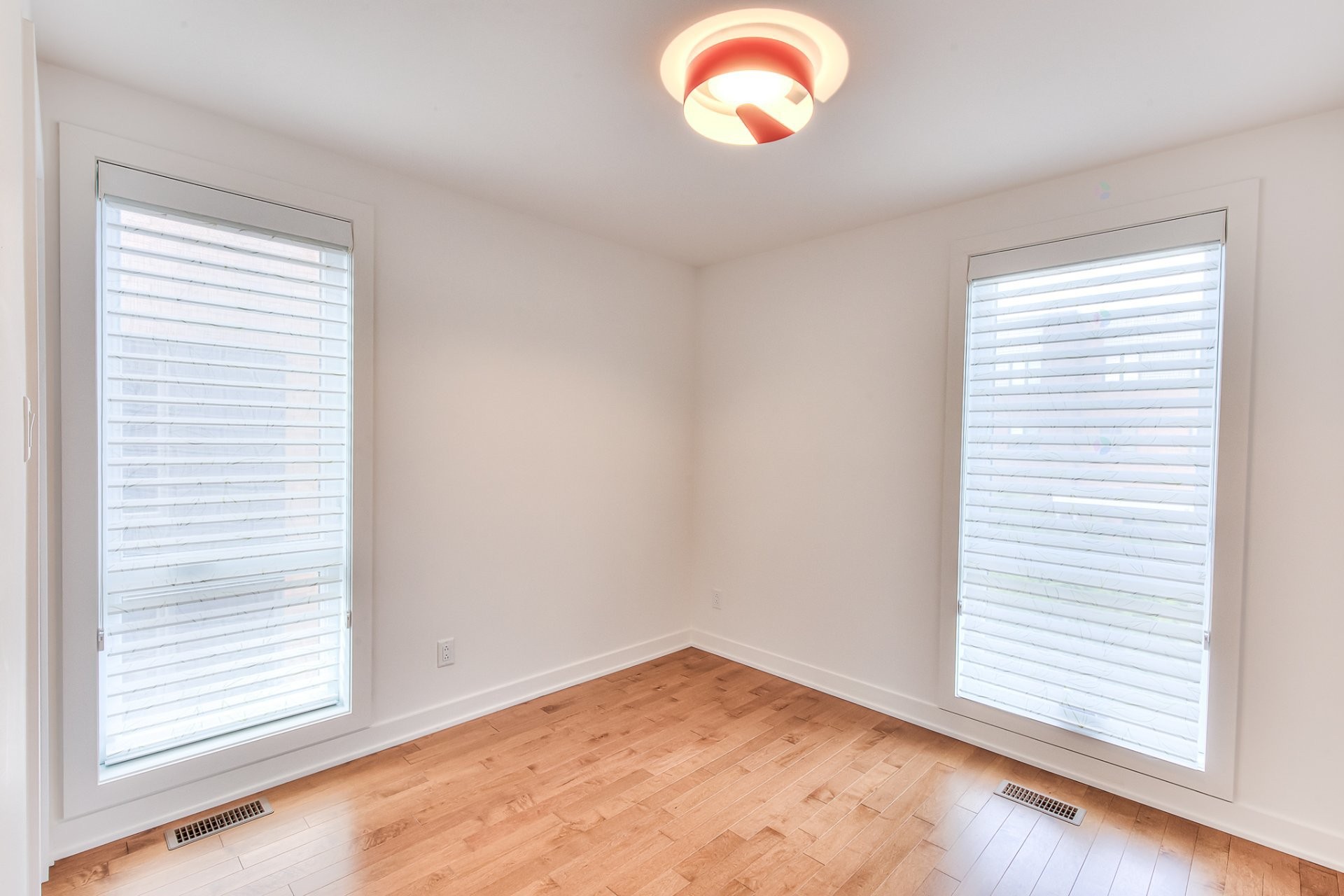 









2189


Rue des Montérégiennes

,
Montréal (Saint-Laurent),




QC
H4R1V9

