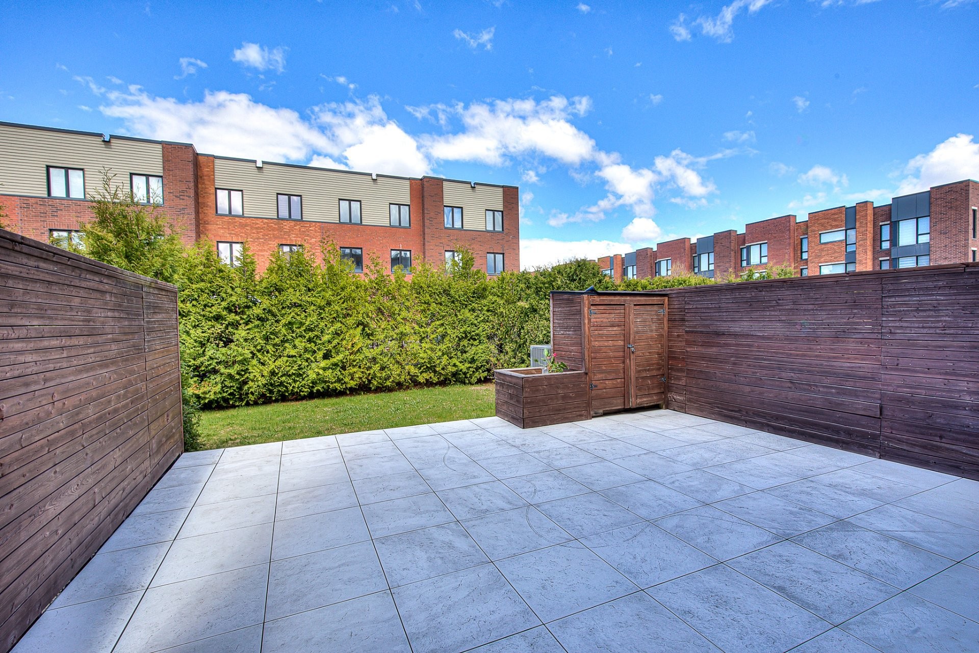 









2189


Rue des Montérégiennes

,
Montréal (Saint-Laurent),




QC
H4R1V9

