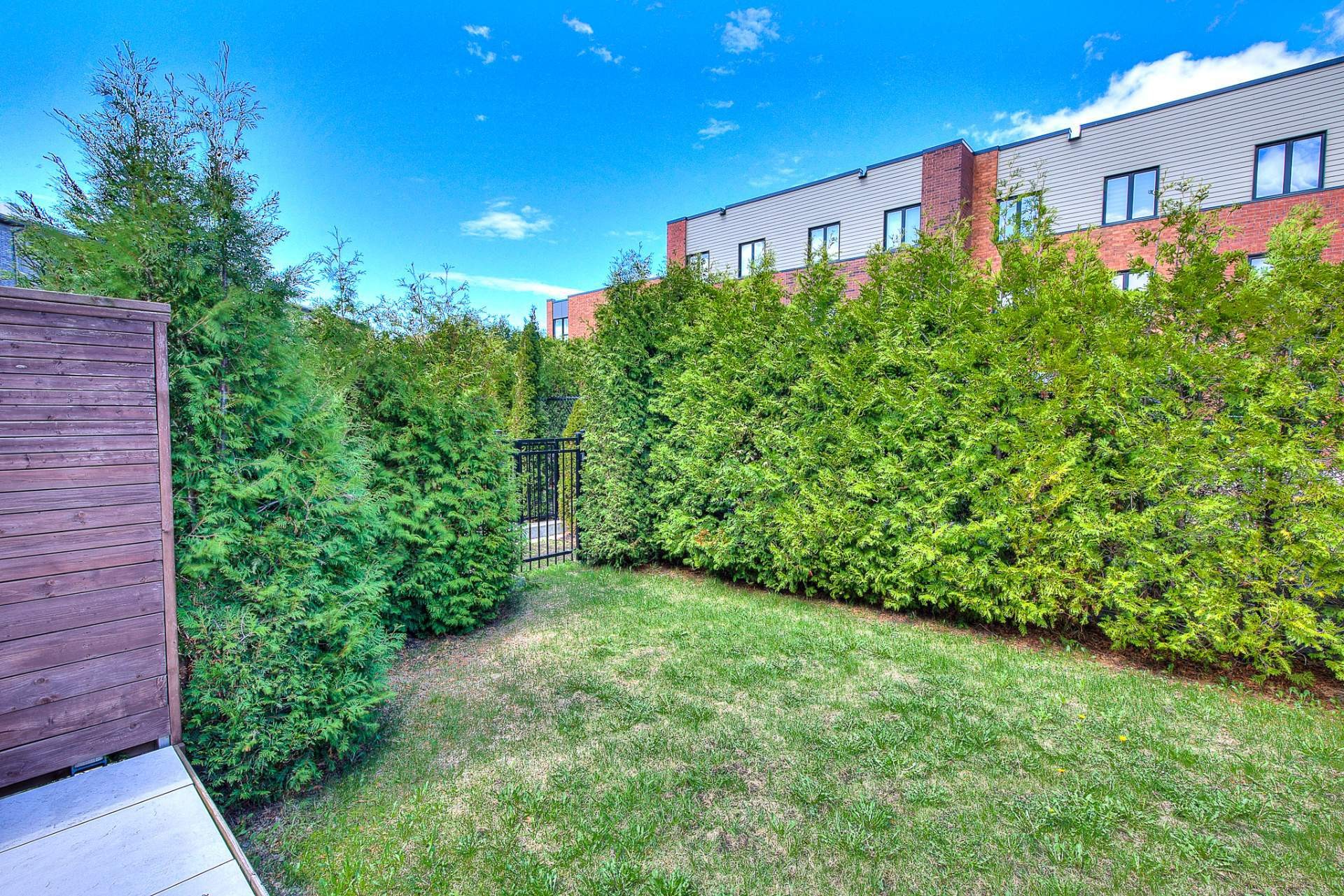 









2189


Rue des Montérégiennes

,
Montréal (Saint-Laurent),




QC
H4R1V9

