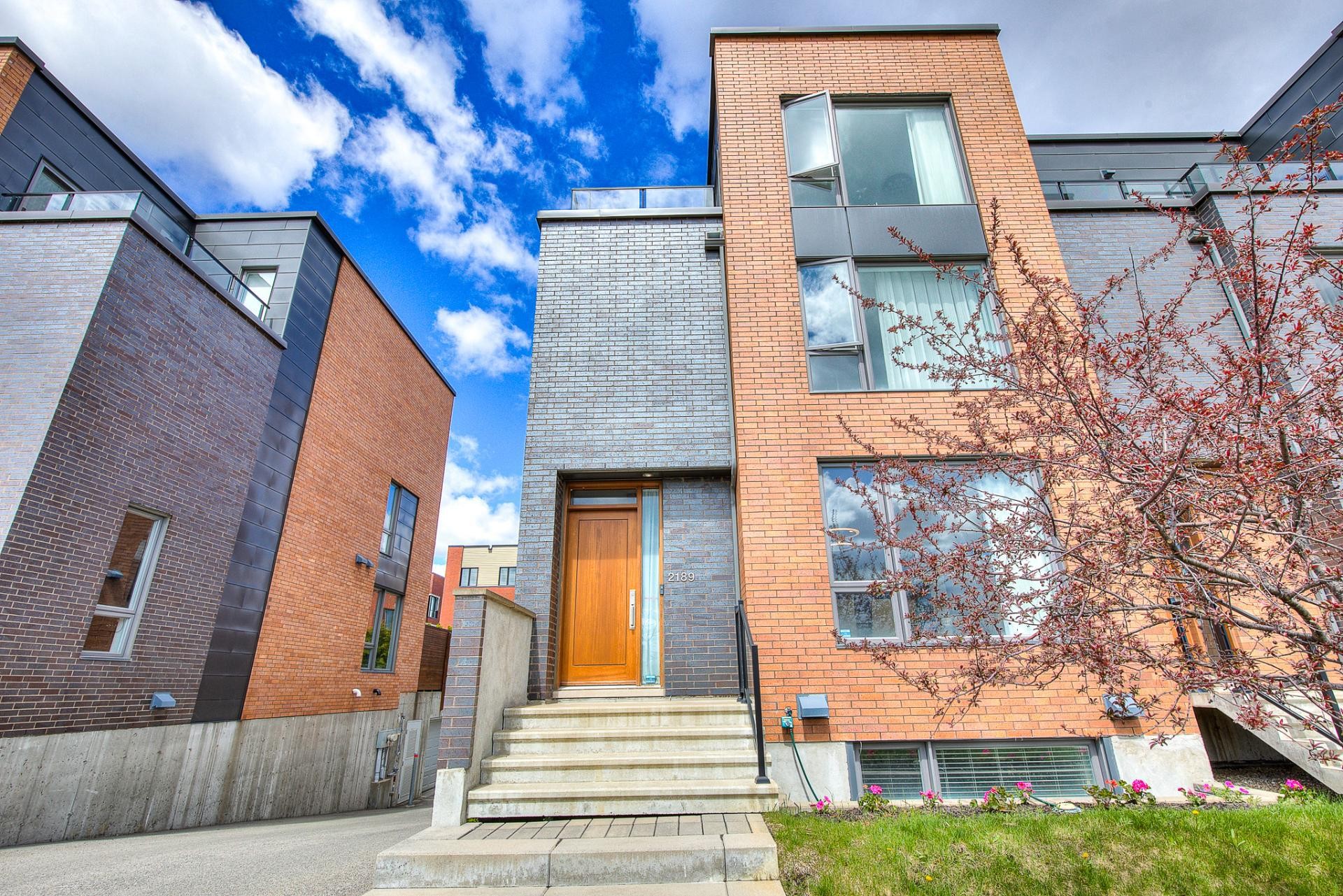 









2189


Rue des Montérégiennes

,
Montréal (Saint-Laurent),




QC
H4R1V9

