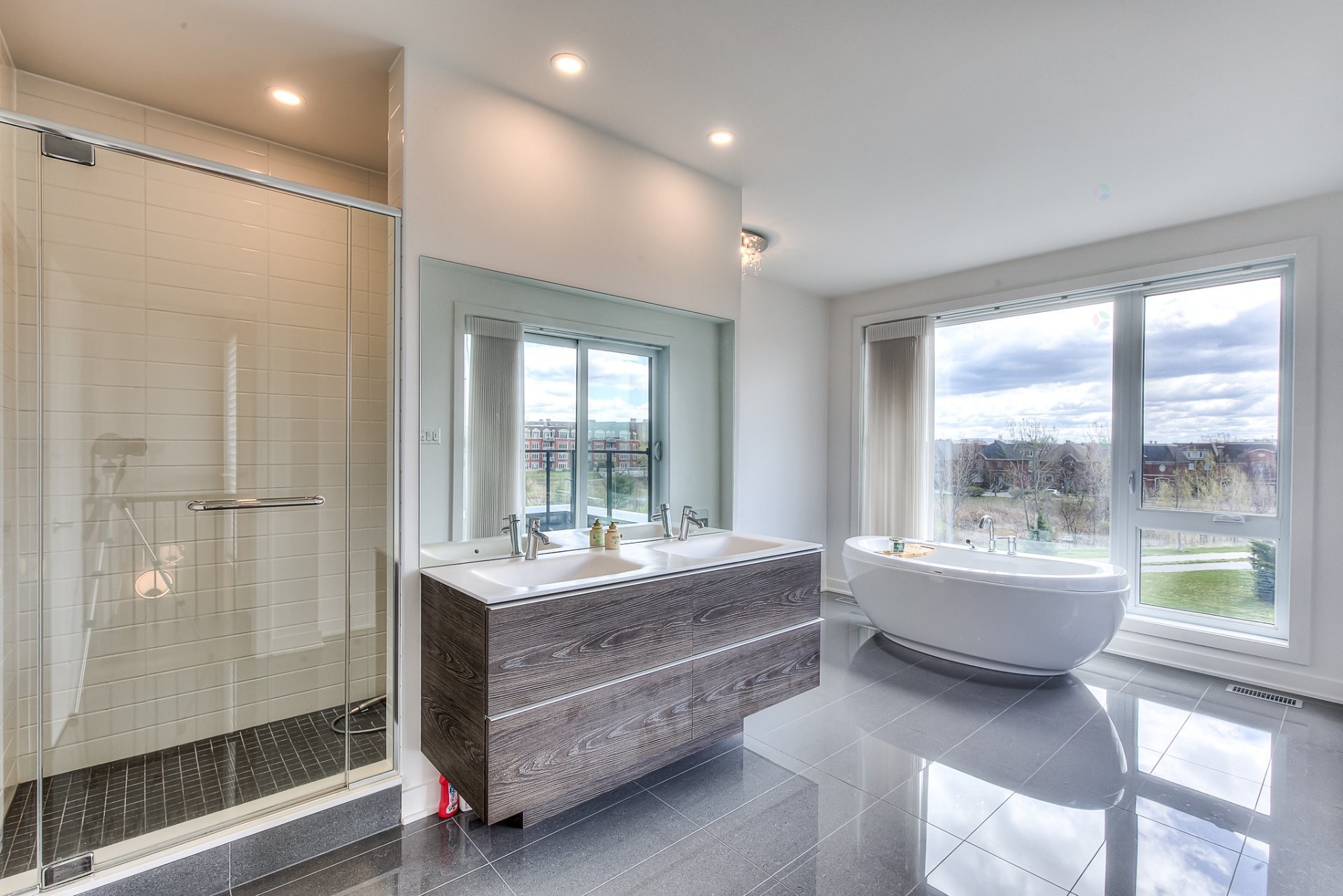 









2189


Rue des Montérégiennes

,
Montréal (Saint-Laurent),




QC
H4R1V9

