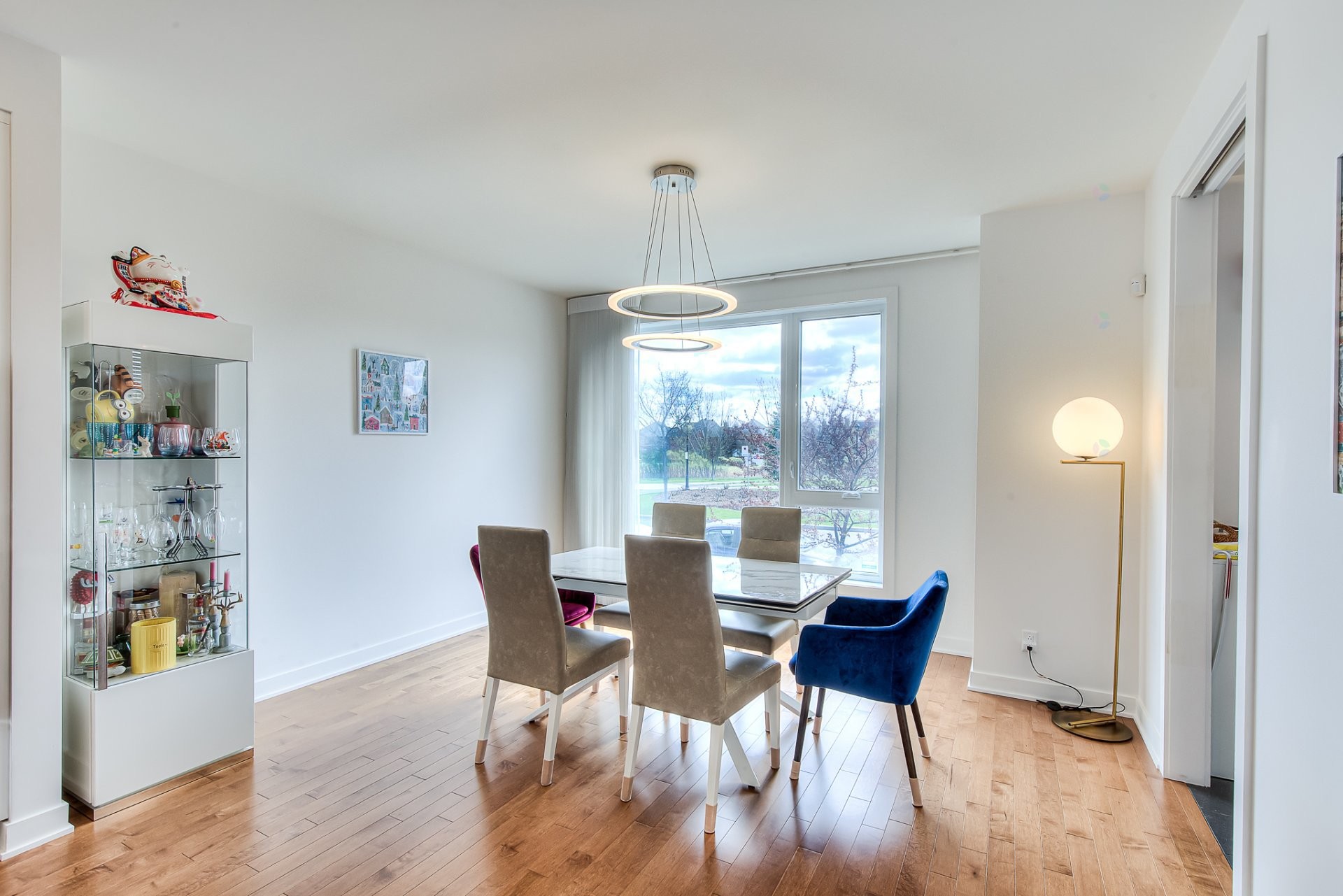 









2189


Rue des Montérégiennes

,
Montréal (Saint-Laurent),




QC
H4R1V9


