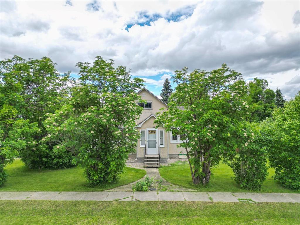 












35 Lilac Avenue

,
Hamiota,




Manitoba
R0M0T0

