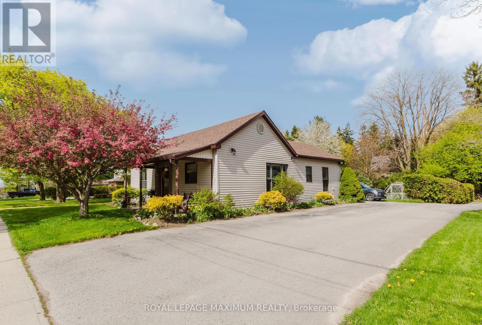 












137 CHURCH STREET N

,
St. Marys,




Ontario
N4X1A9

