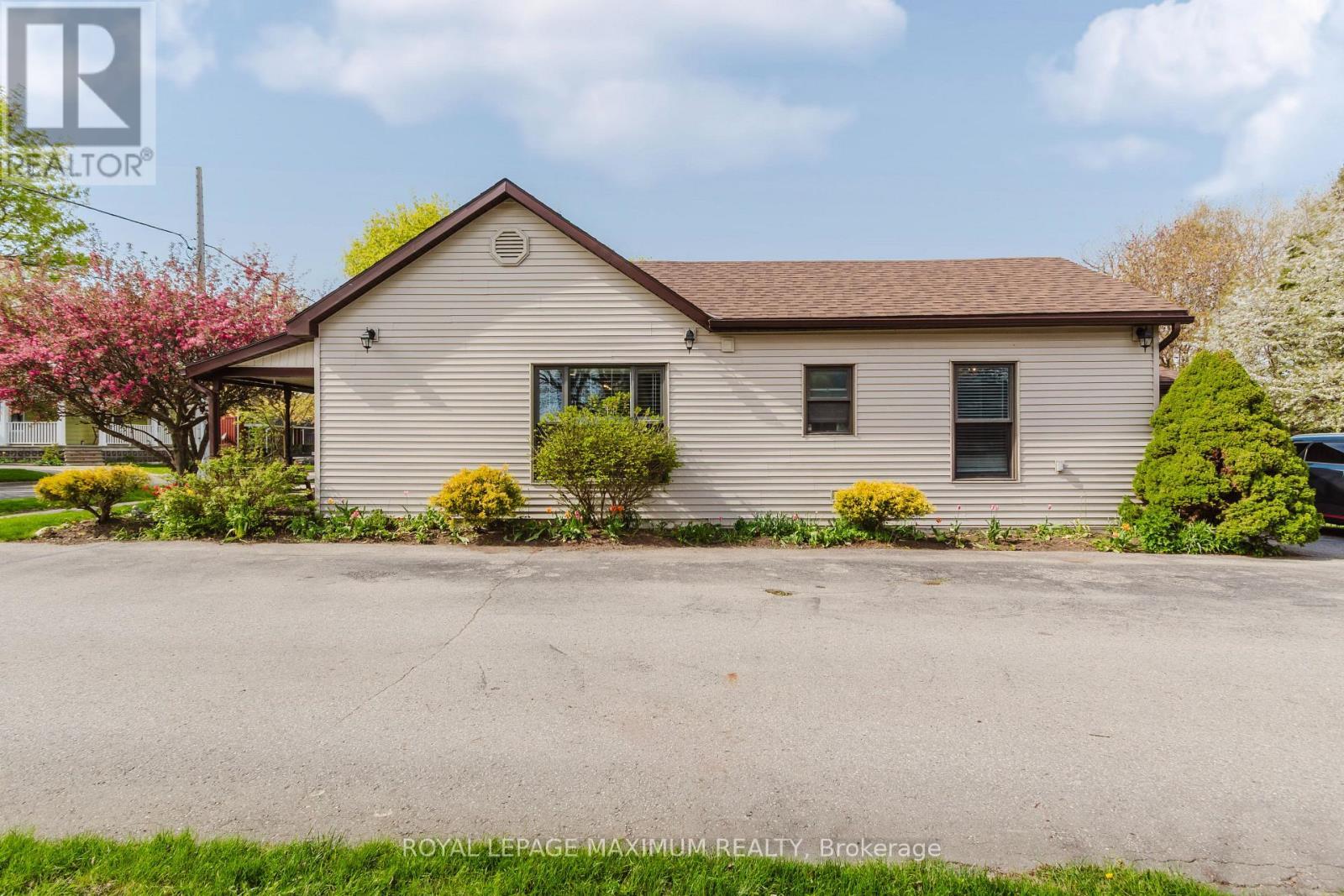 












137 CHURCH STREET N

,
St. Marys,




Ontario
N4X1A9

