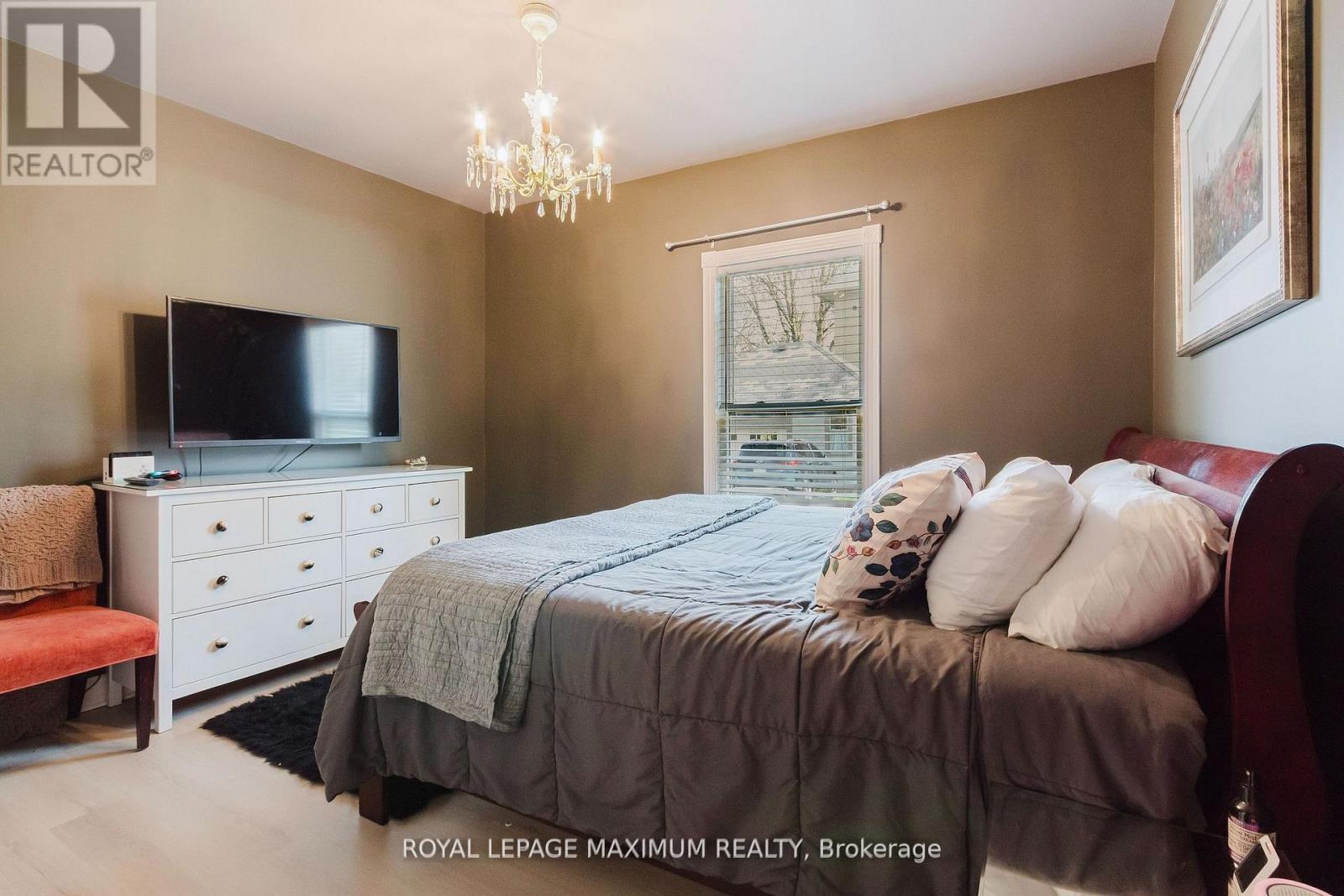 












137 CHURCH STREET N

,
St. Marys,




Ontario
N4X1A9

