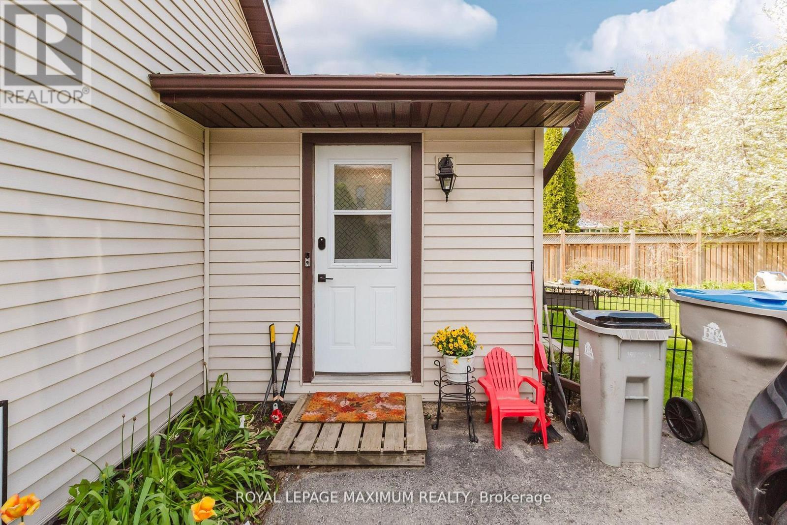 












137 CHURCH STREET N

,
St. Marys,




Ontario
N4X1A9

