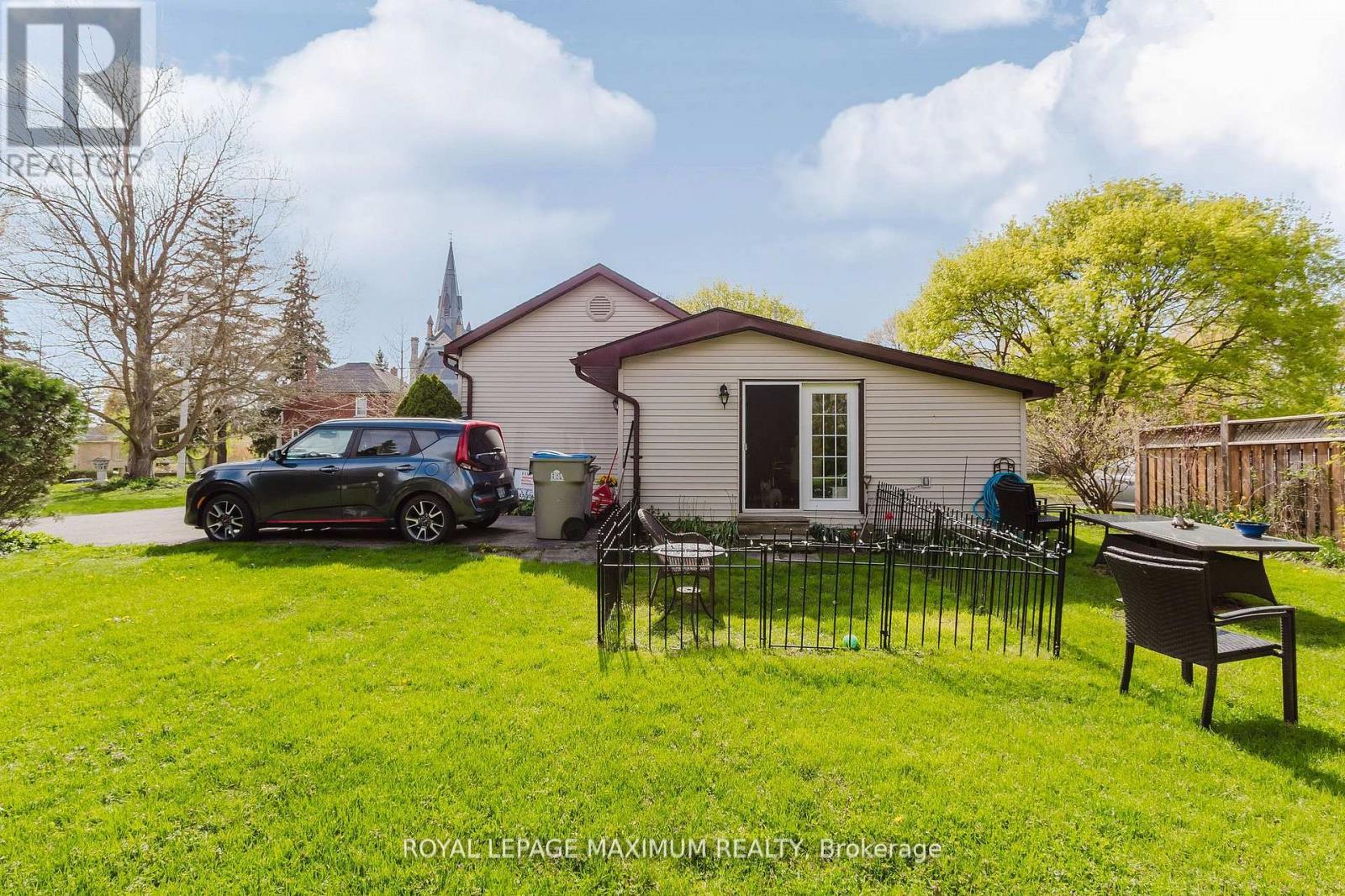 












137 CHURCH STREET N

,
St. Marys,




Ontario
N4X1A9

