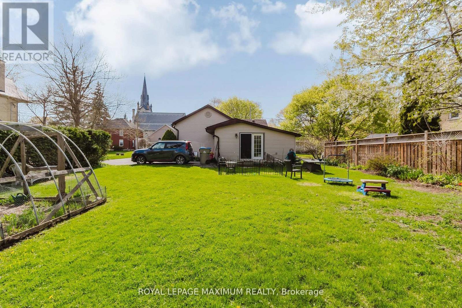 












137 CHURCH STREET N

,
St. Marys,




Ontario
N4X1A9

