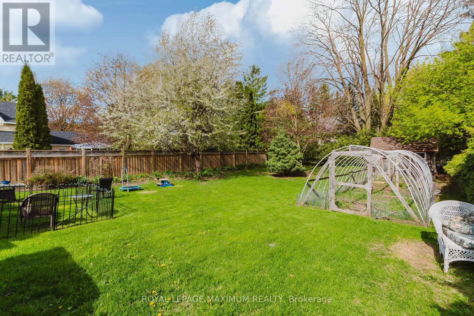 












137 CHURCH STREET N

,
St. Marys,




Ontario
N4X1A9

