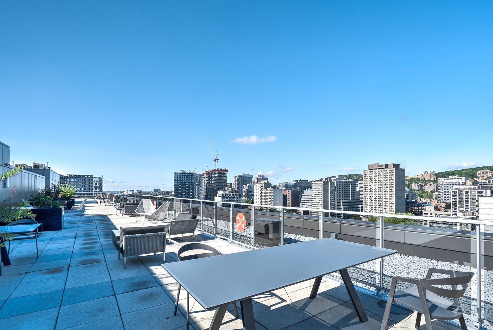 









1800


Boul. René-Lévesque O.

, 807,
Montréal (Ville-Marie),




QC
H3H2H2

