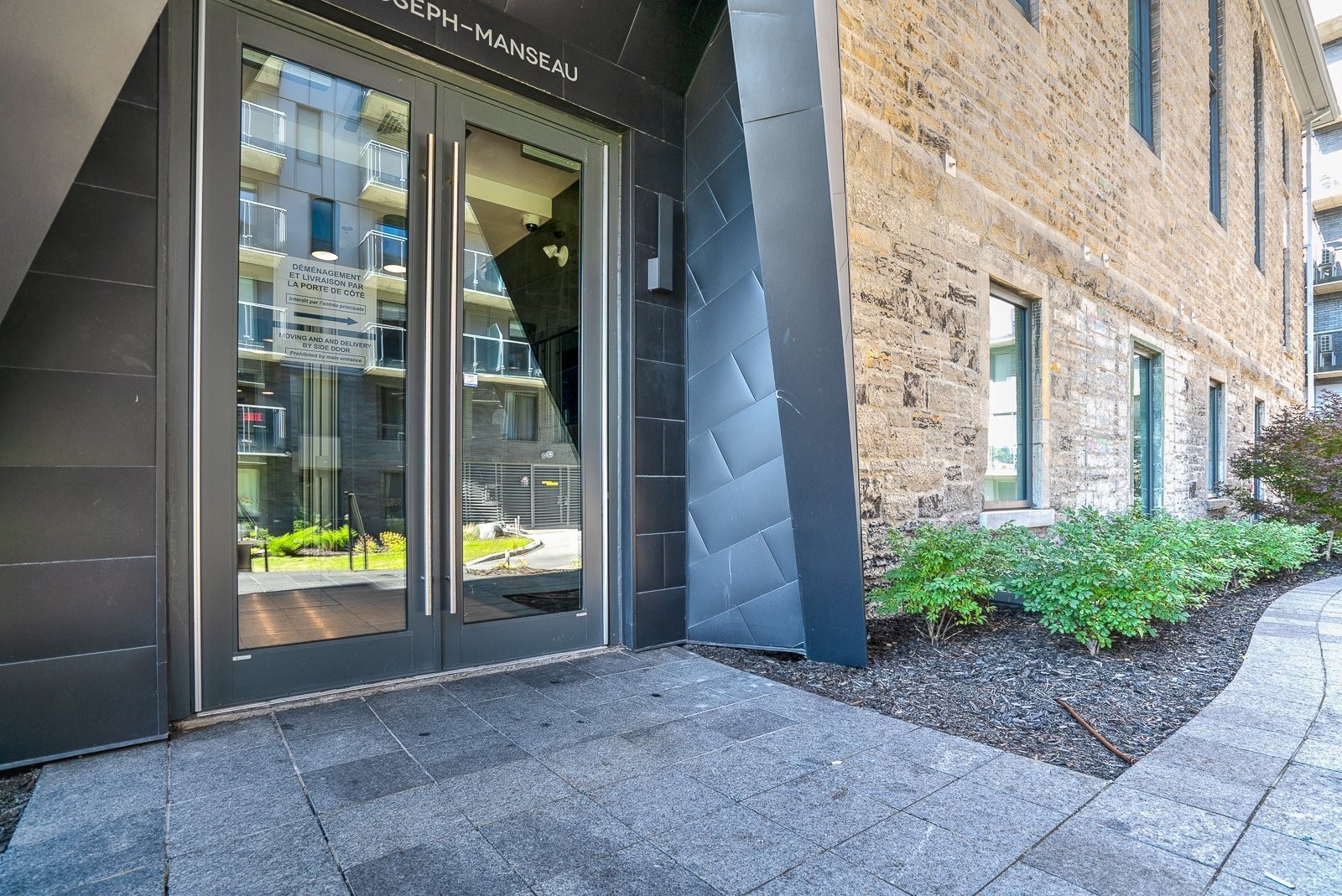 









1800


Boul. René-Lévesque O.

, 807,
Montréal (Ville-Marie),




QC
H3H2H2

