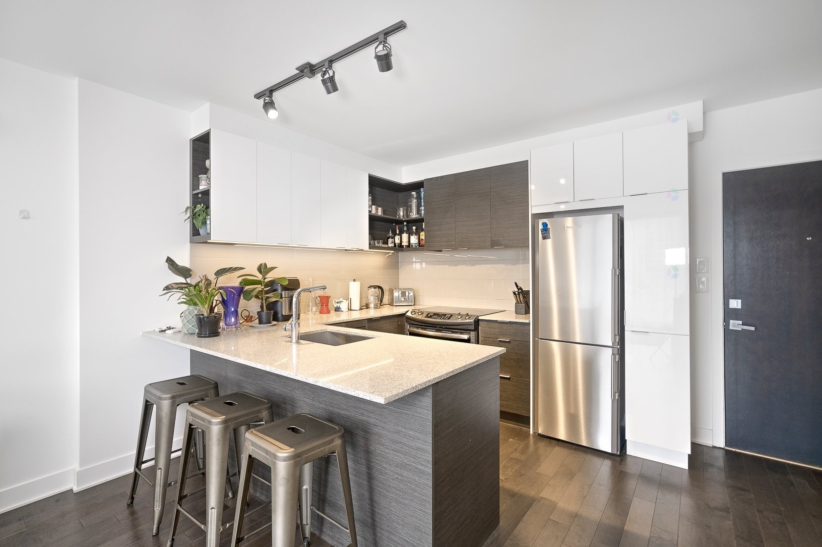 









1800


Boul. René-Lévesque O.

, 807,
Montréal (Ville-Marie),




QC
H3H2H2

