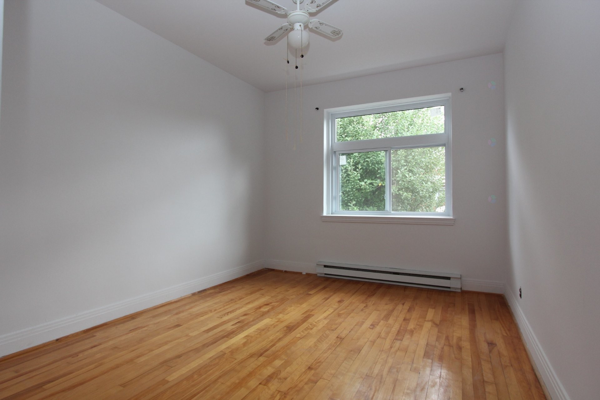 









4990


Rue Fulton

,
Montréal (Côte-des-Neiges/Notre-Dame-de-Grâce),




QC
H3W1V4

