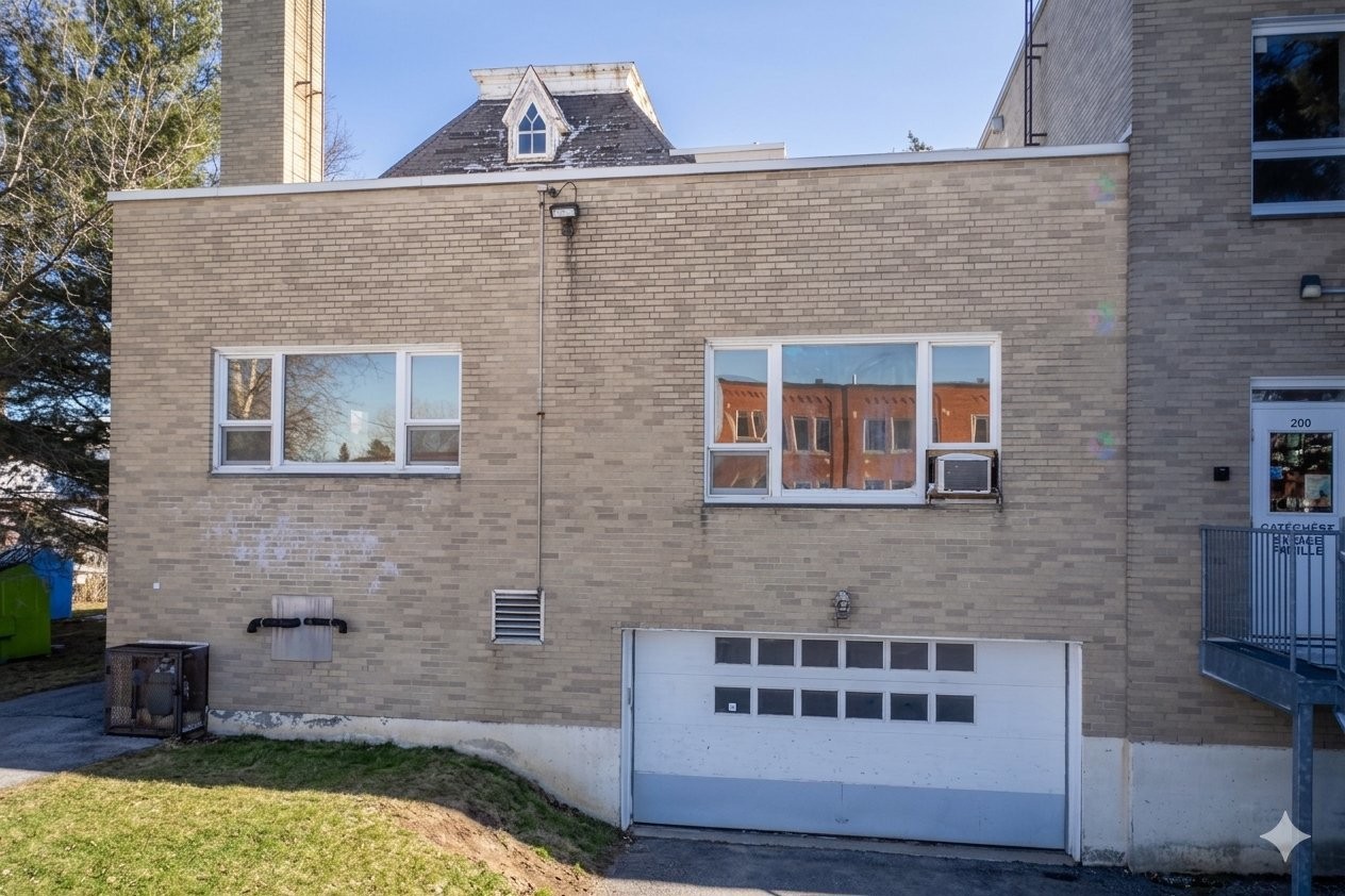 









5025


Rue Foster

,
Waterloo,




QC
J0E2N0

