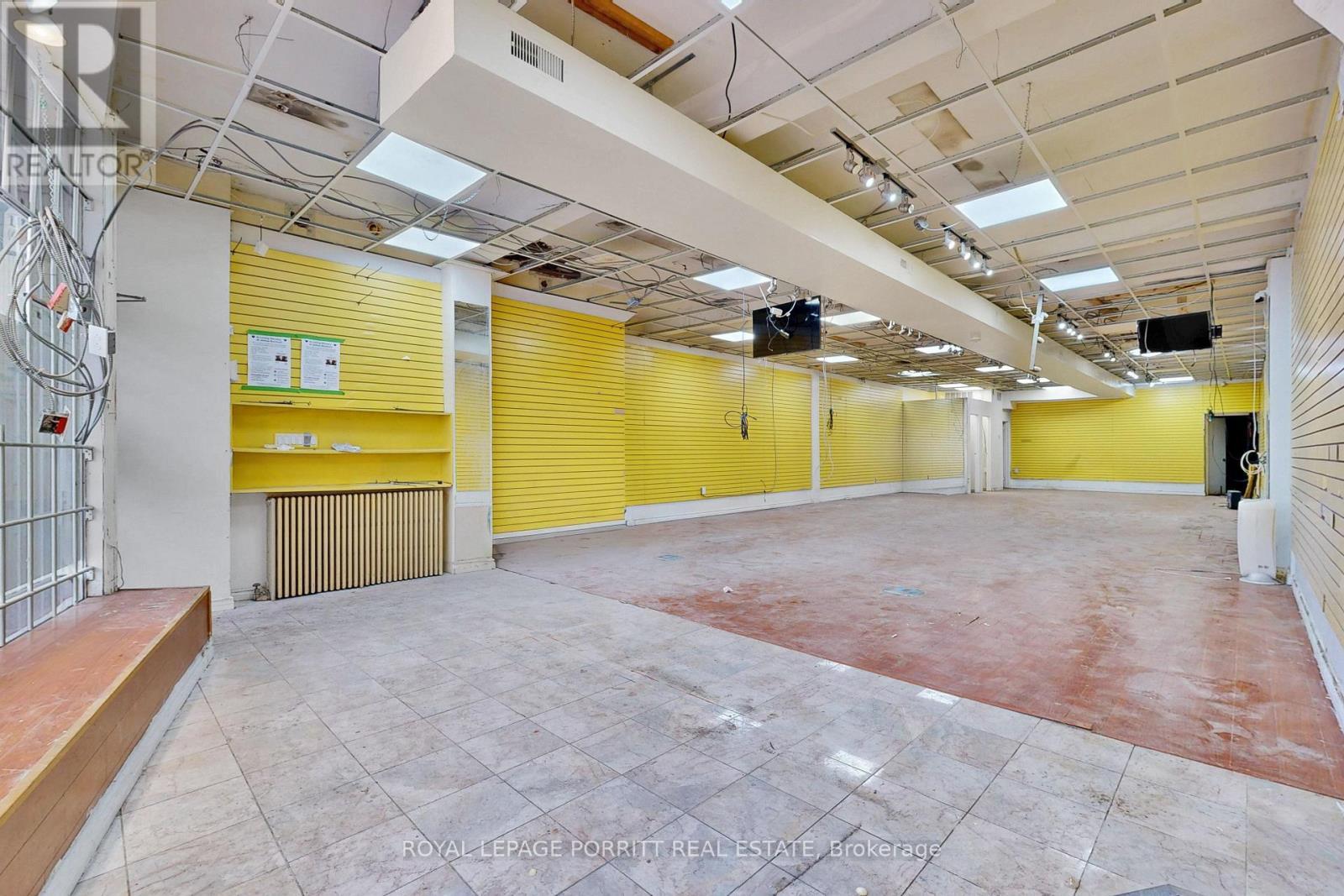 












2651 EGLINTON AVENUE E

,
Toronto,




Ontario
M1K2S2

