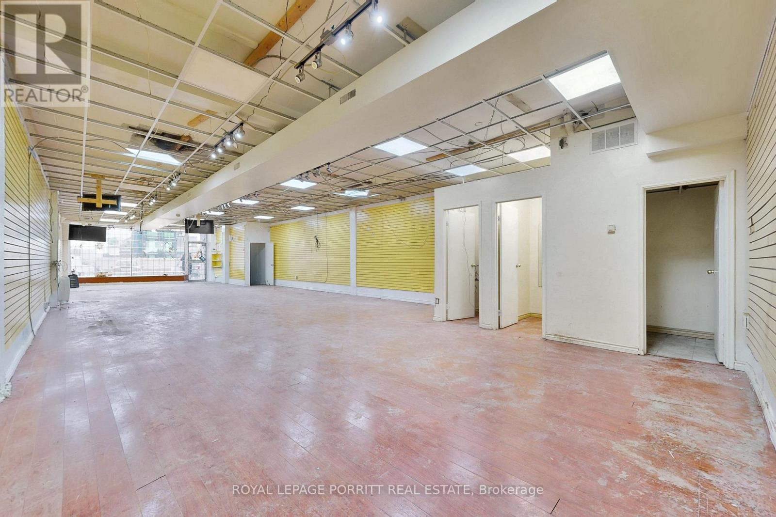 












2651 EGLINTON AVENUE E

,
Toronto,




Ontario
M1K2S2

