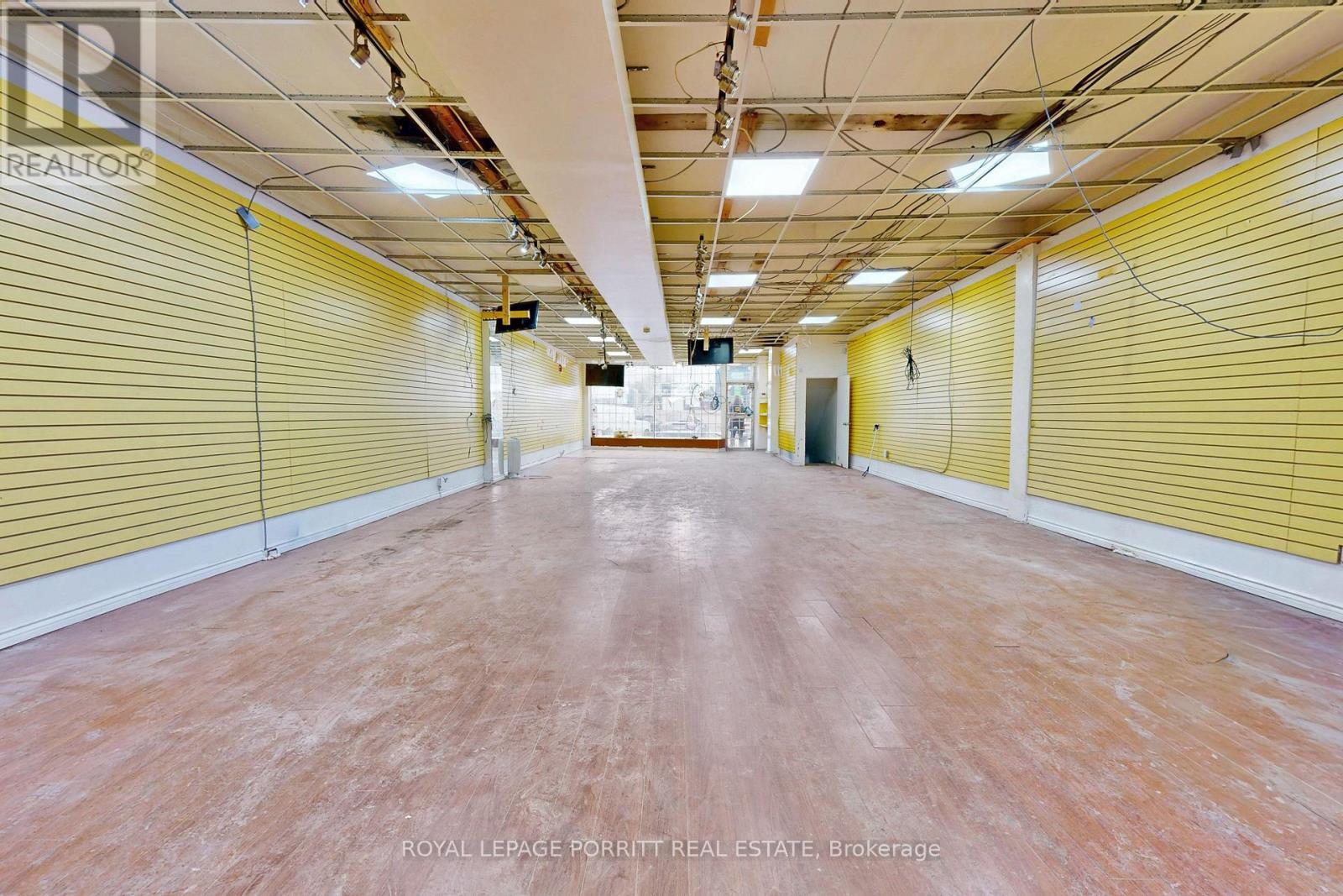 












2651 EGLINTON AVENUE E

,
Toronto,




Ontario
M1K2S2

